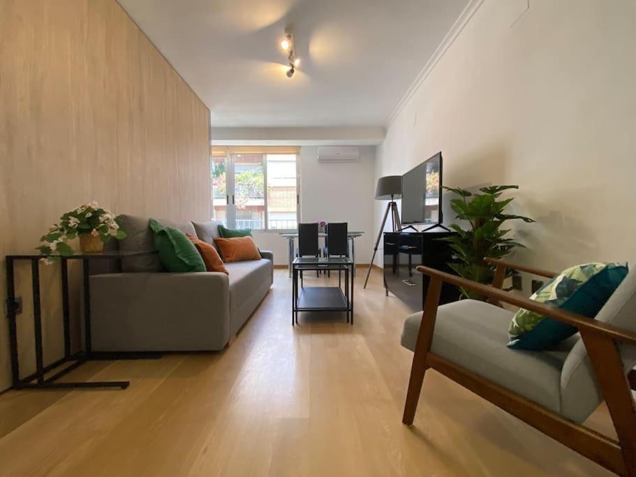 Executive Style Near Downtwon Apartment Валенсия Екстериор снимка