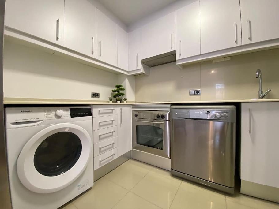 Executive Style Near Downtwon Apartment Валенсия Екстериор снимка